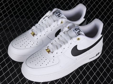 nike air force 1 met kleine nike logo|Nike Air Force 1 black and white.